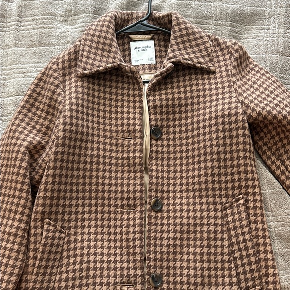 Abercrombie & Fitch Women's Tan Houndstooth Pea Coat - Picture 2 of 4